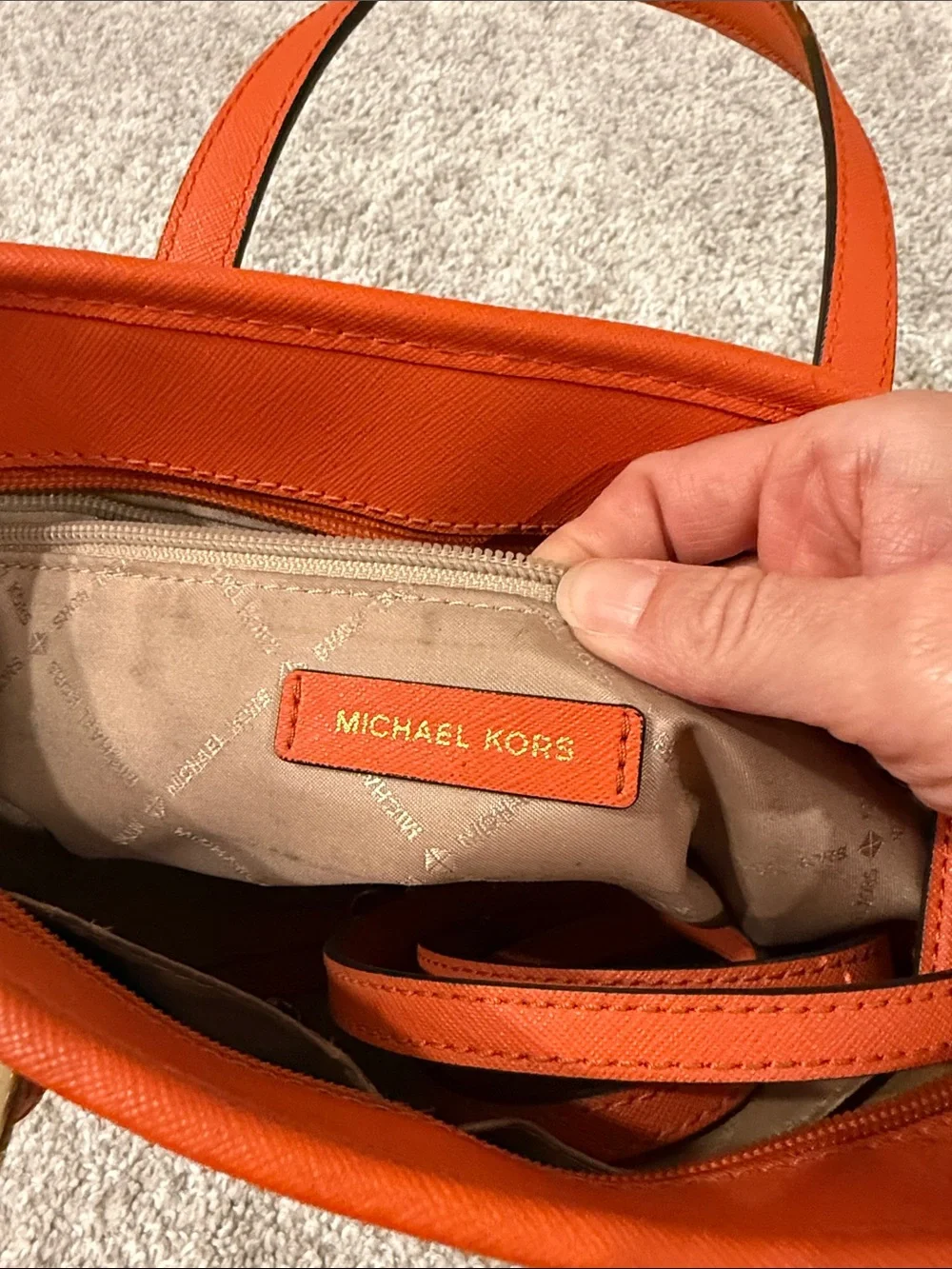 Michael Kors Jet Set Travel purse